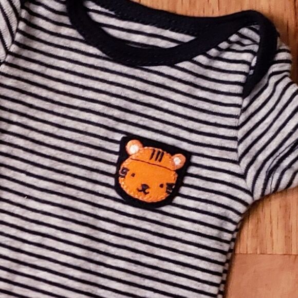 Carter's & Gerber Preemie Onesie Bundle - Picture 5 of 6